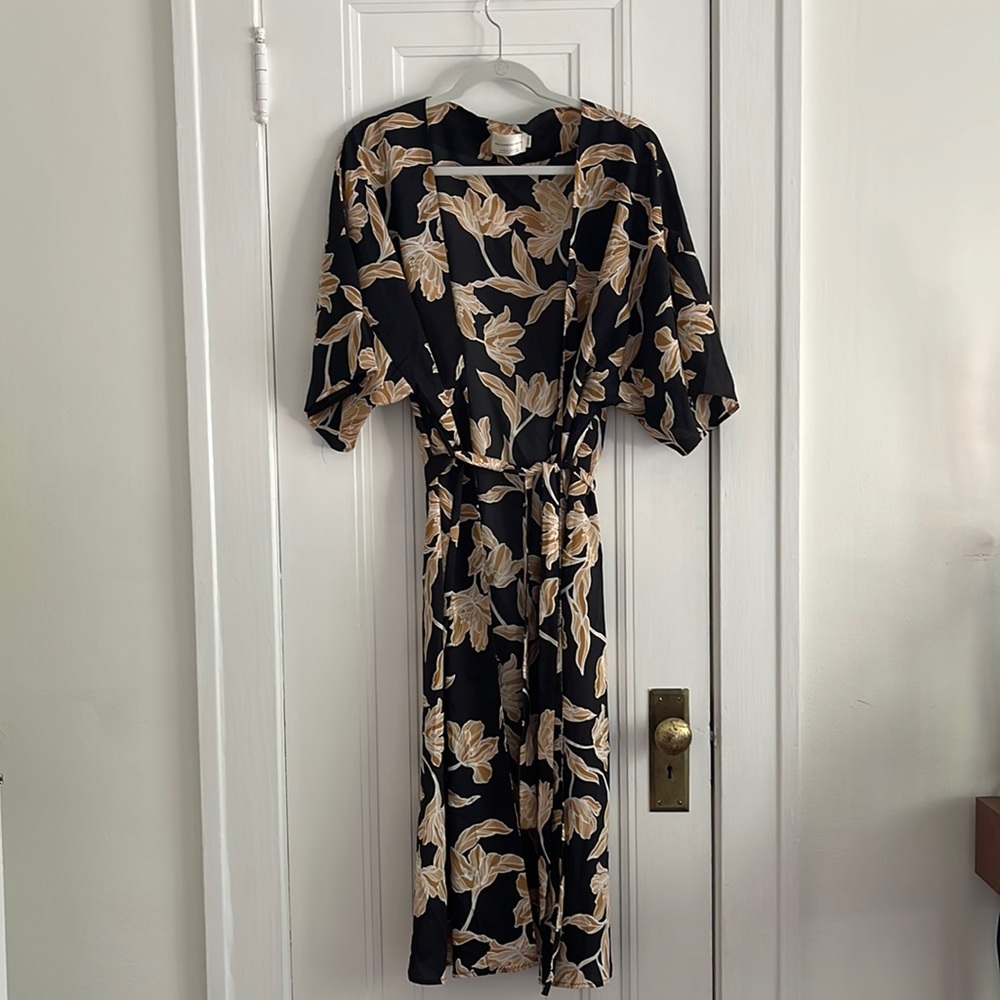 Maison Du Soir Kimono (amazing cover up or robe) side s/m